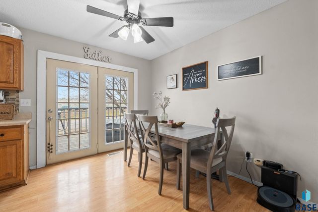 700 S Nicholas Ave Avenue, Brandon, SD 57005