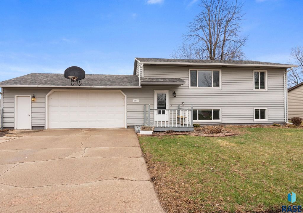 700 S Nicholas Ave Avenue, Brandon, SD 57005