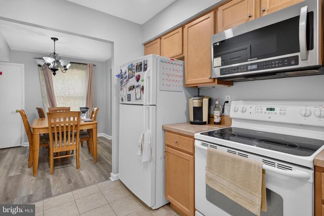 1045 HARBOUR DR, Palmyra, NJ 08065