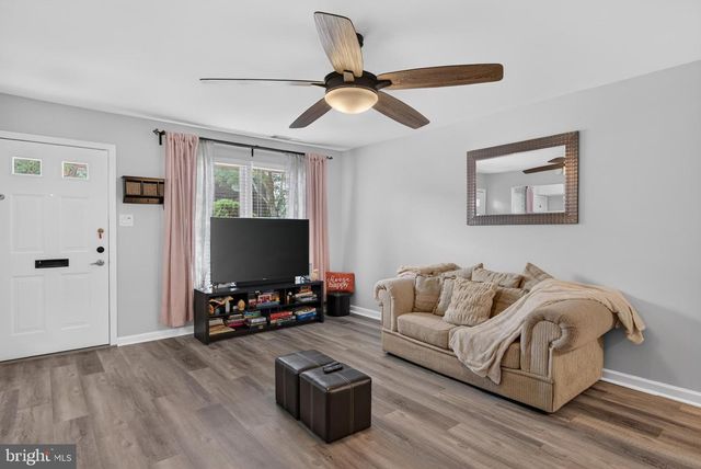 1045 HARBOUR DR, Palmyra, NJ 08065
