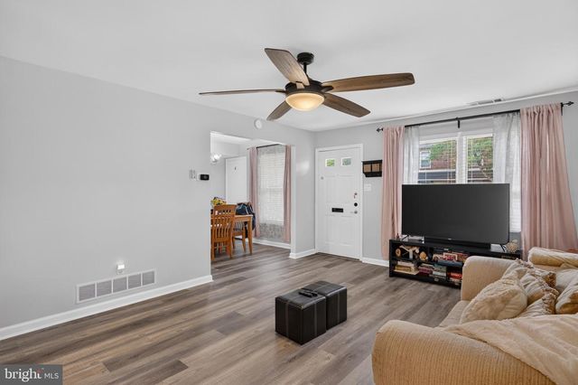 1045 HARBOUR DR, Palmyra, NJ 08065