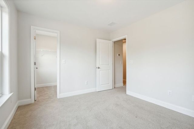 1438 Charles Dr, Chapel Hill, TN 37034