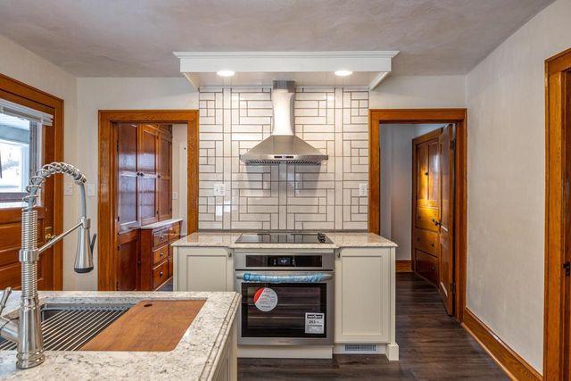 137 W FOSTER STREET, Appleton, WI 54915