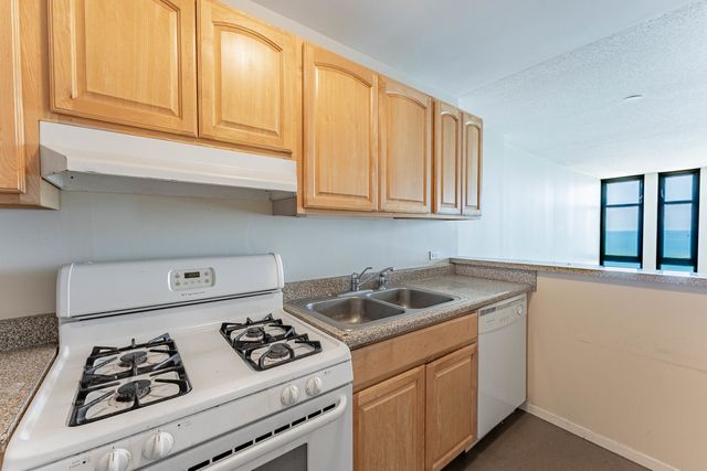 6700 S South Shore Drive 25K, Chicago, IL 60649