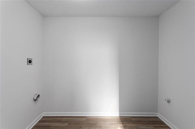 15528 Crestwood Drive, Basehor, KS 66007