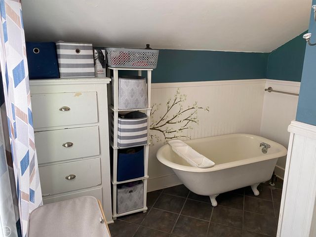 835 Vanderburgh Place, Port Huron, MI 48060