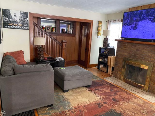 835 Vanderburgh Place, Port Huron, MI 48060