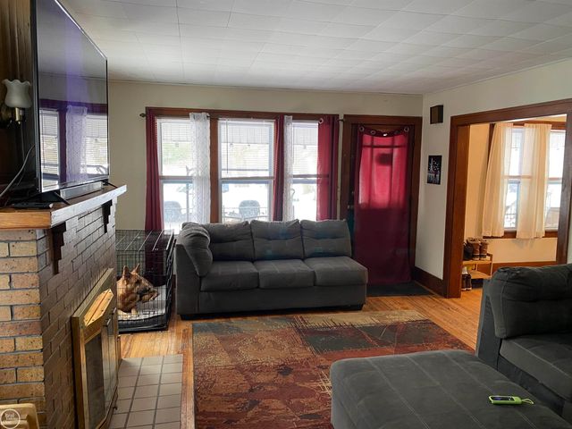 835 Vanderburgh Place, Port Huron, MI 48060