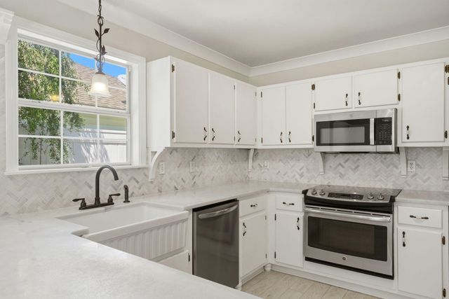 984 Southern Oaks Court, Fort Walton Beach, FL 32547