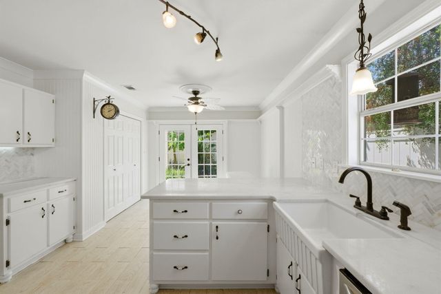 984 Southern Oaks Court, Fort Walton Beach, FL 32547
