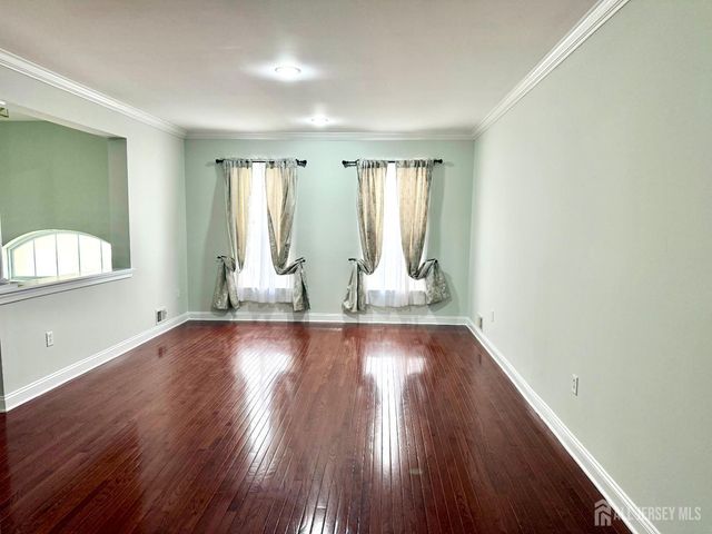 13 Roosevelt Avenue, Carteret, NJ 07008