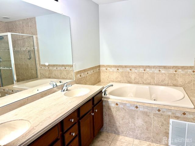 13 Roosevelt Avenue, Carteret, NJ 07008