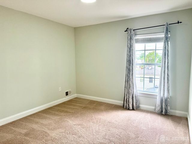 13 Roosevelt Avenue, Carteret, NJ 07008