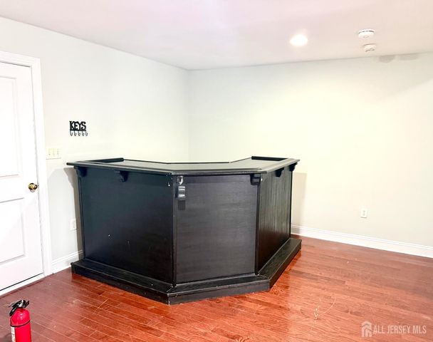 13 Roosevelt Avenue, Carteret, NJ 07008