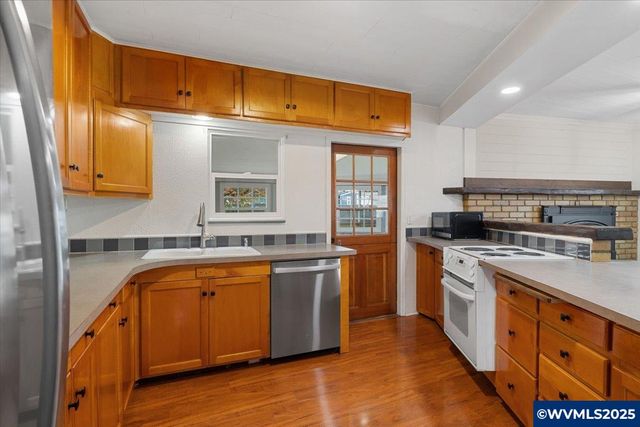 1510 SW Walnut St, Albany, OR 97321