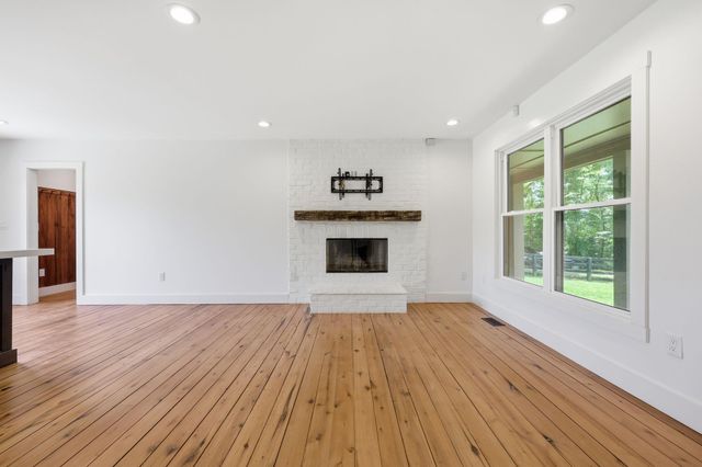 4988-A Fords Mill Road, Versailles, KY 40383