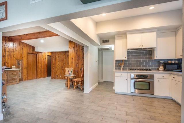 122 E Calimyrna Avenue, Fresno, CA 93710