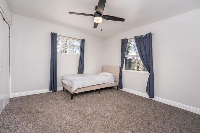 122 E Calimyrna Avenue, Fresno, CA 93710