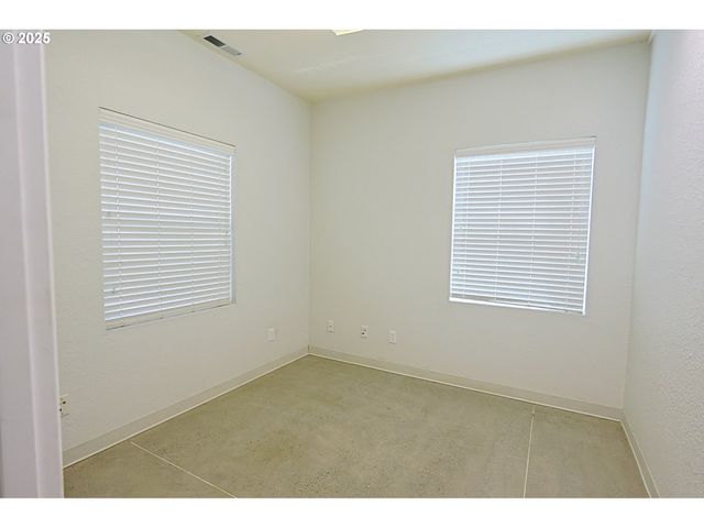 137 HALL Ave, Coos Bay, OR 97420