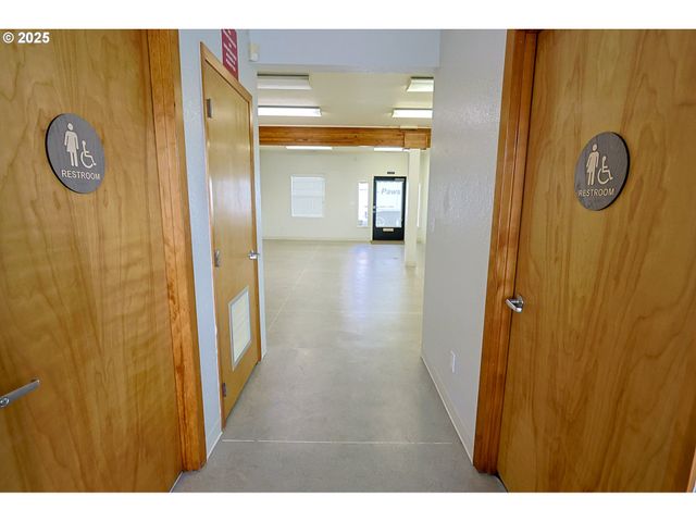 137 HALL Ave, Coos Bay, OR 97420