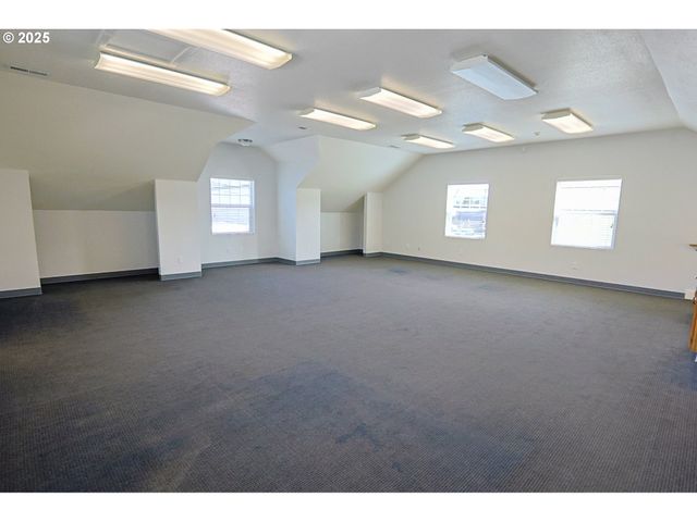 137 HALL Ave, Coos Bay, OR 97420