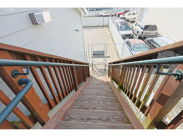 137 HALL Ave, Coos Bay, OR 97420