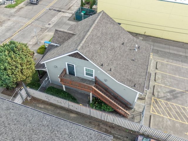 137 HALL Ave, Coos Bay, OR 97420