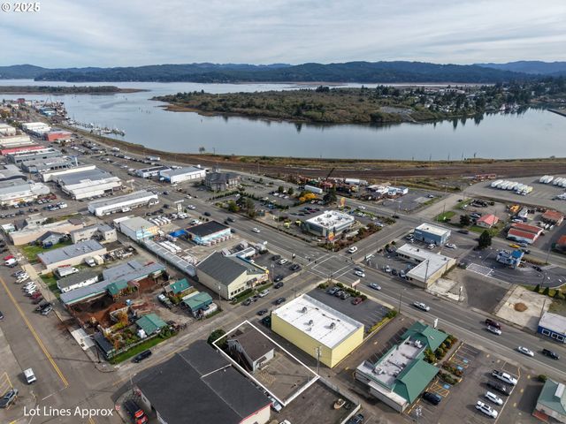 137 HALL Ave, Coos Bay, OR 97420