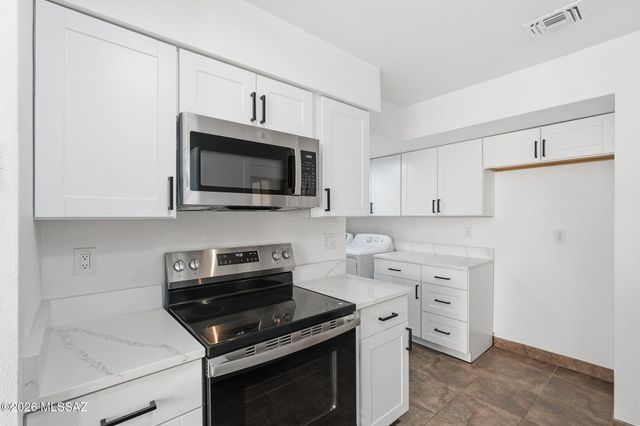 1421 W Calle Plomo, Tucson, AZ 85745