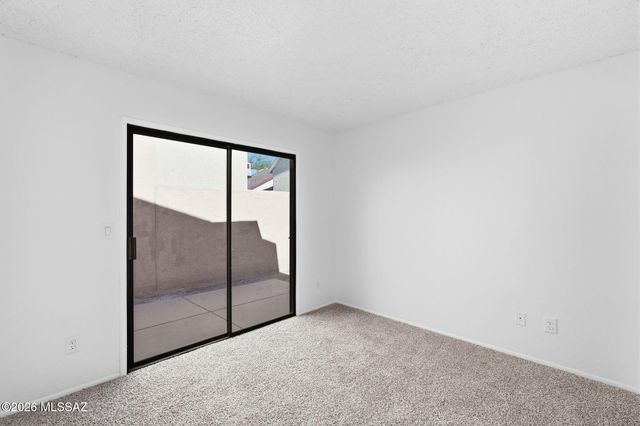 1421 W Calle Plomo, Tucson, AZ 85745