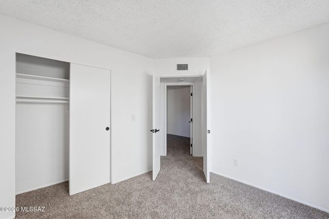 1421 W Calle Plomo, Tucson, AZ 85745