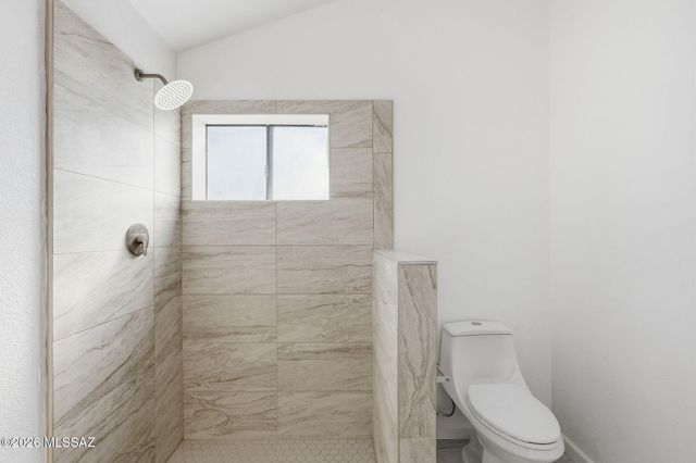 1421 W Calle Plomo, Tucson, AZ 85745
