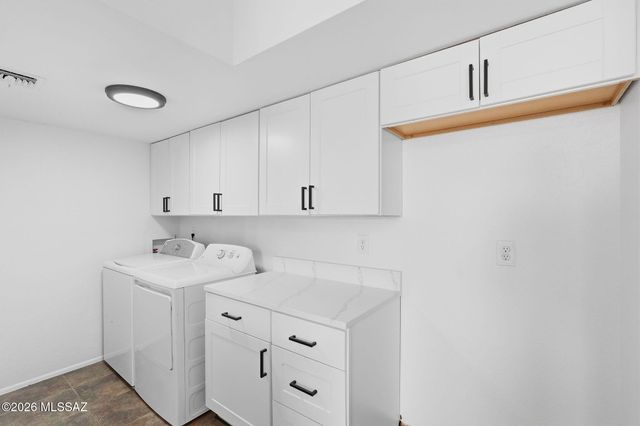 1421 W Calle Plomo, Tucson, AZ 85745