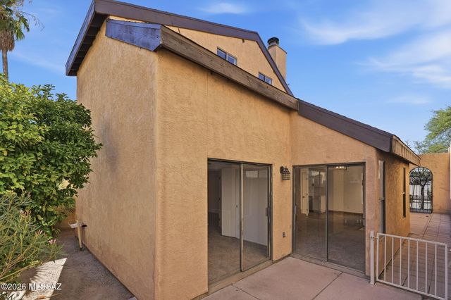 1421 W Calle Plomo, Tucson, AZ 85745