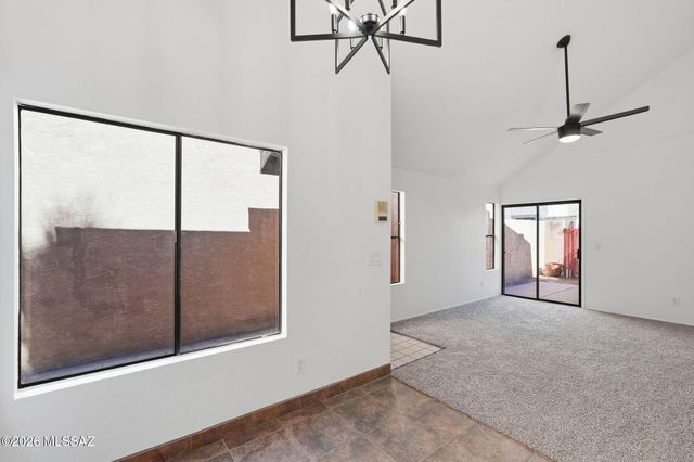 1421 W Calle Plomo, Tucson, AZ 85745