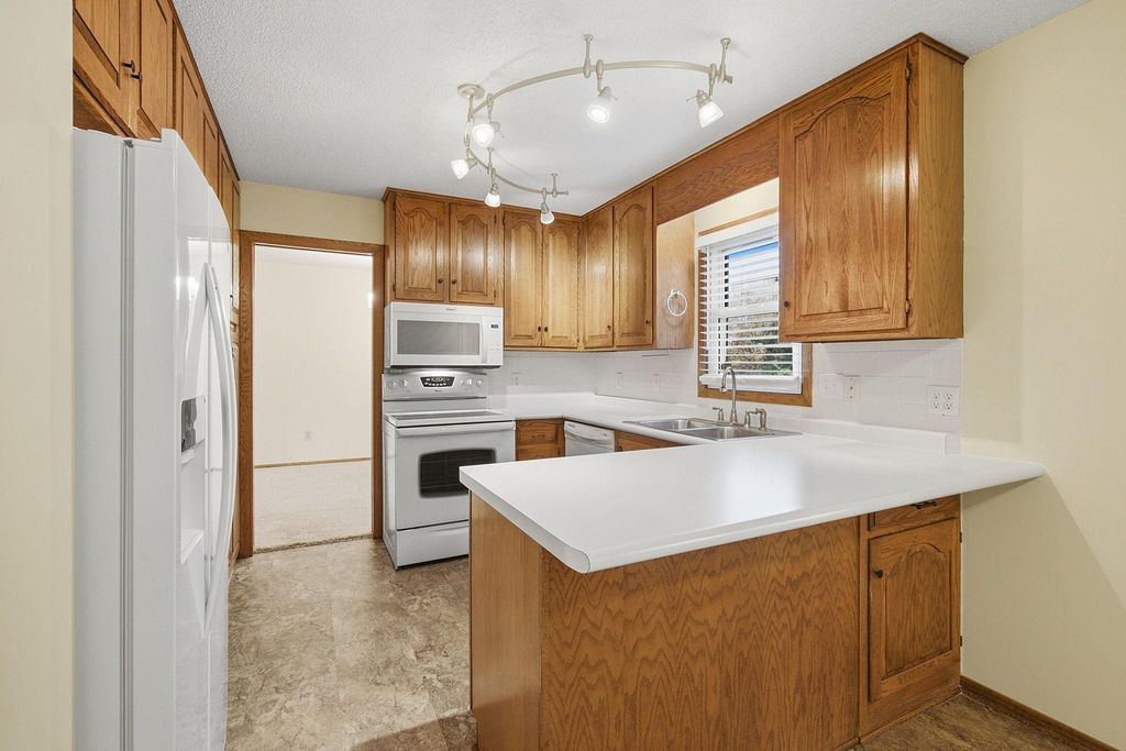 710 Windemere Drive, Plymouth, MN 55441 — photo 3