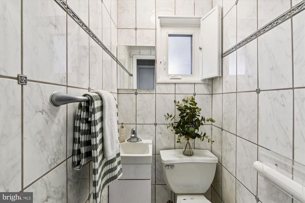 Image 11 of property listing at 3309 OLYMPIA AVE, Baltimore, MD 21215