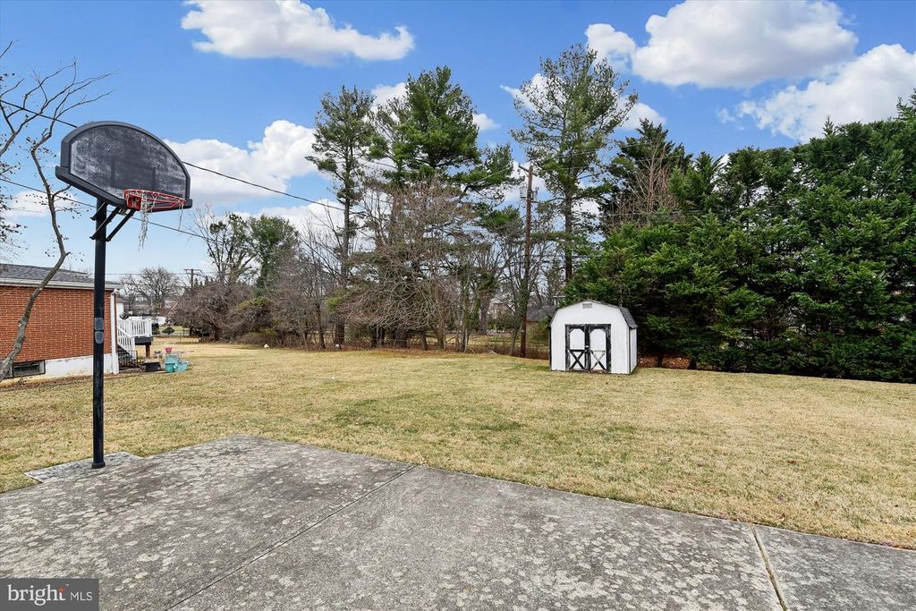 Image 58 of property listing at 3309 OLYMPIA AVE, Baltimore, MD 21215