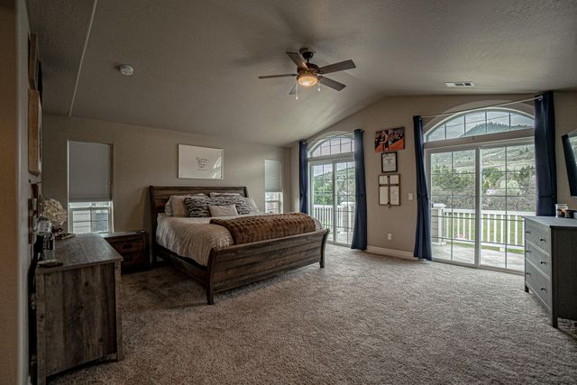 120 Eagle Trace Drive, Medford, OR 97504