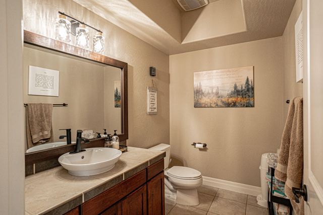 120 Eagle Trace Drive, Medford, OR 97504