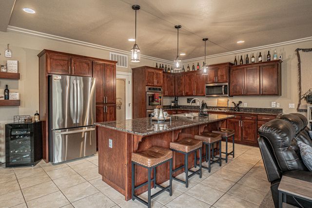 120 Eagle Trace Drive, Medford, OR 97504