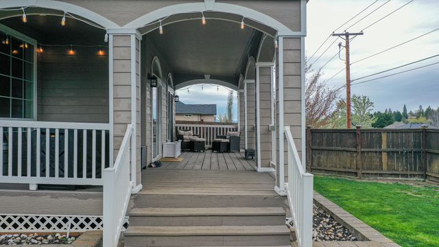 120 Eagle Trace Drive, Medford, OR 97504