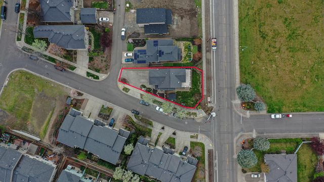 120 Eagle Trace Drive, Medford, OR 97504