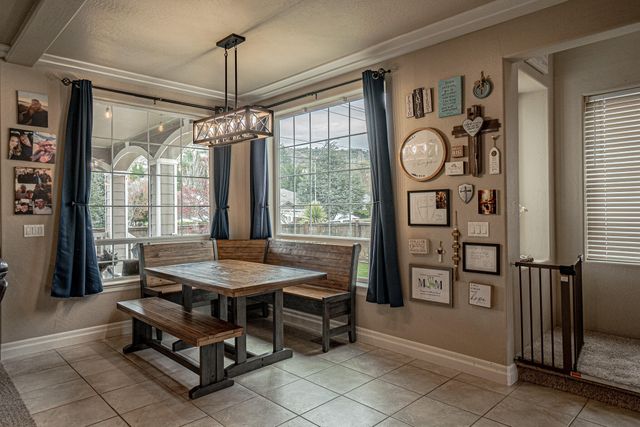 120 Eagle Trace Drive, Medford, OR 97504