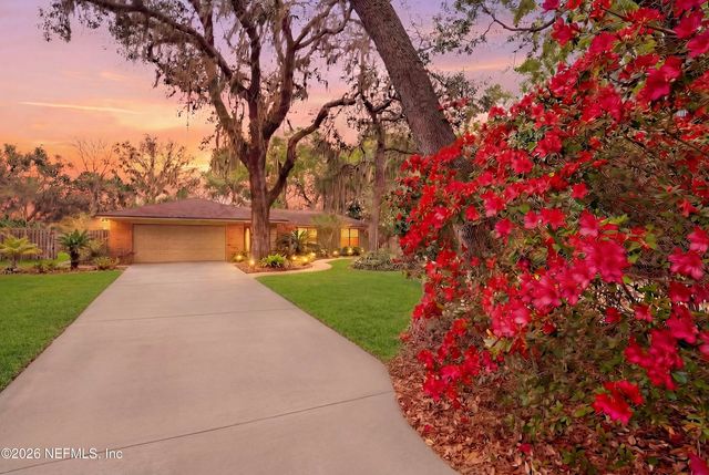 15489 CAPE Drive N, Jacksonville, FL 32226