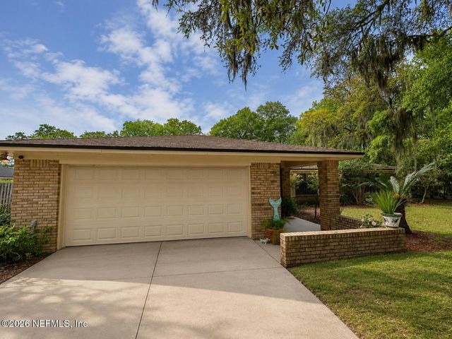 15489 CAPE Drive N, Jacksonville, FL 32226