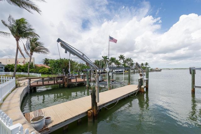 303 N BATH CLUB BOULEVARD N, North Redington Beach, FL 33708