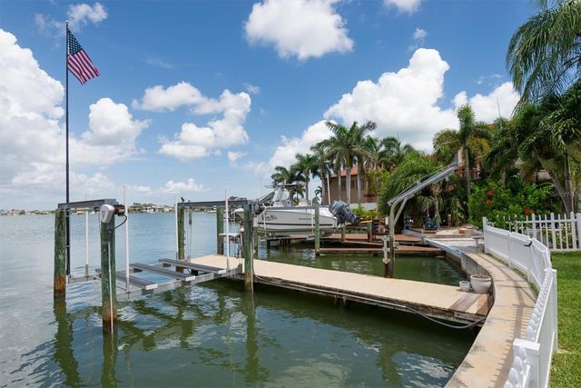 303 N BATH CLUB BOULEVARD N, North Redington Beach, FL 33708