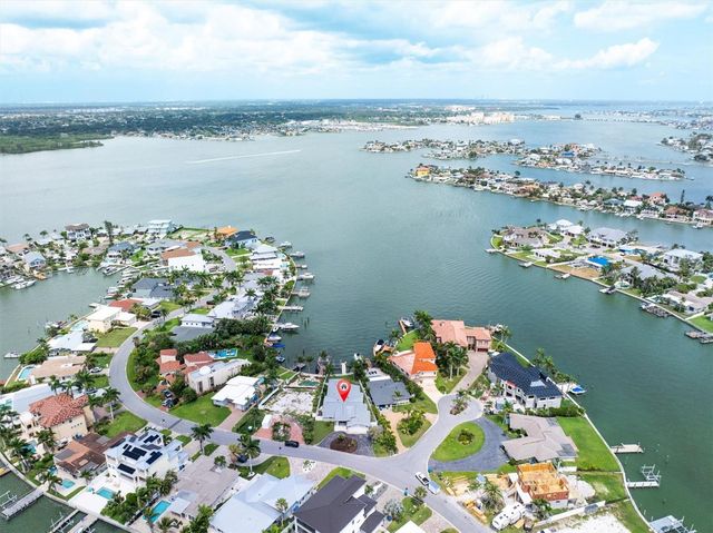303 N BATH CLUB BOULEVARD N, North Redington Beach, FL 33708