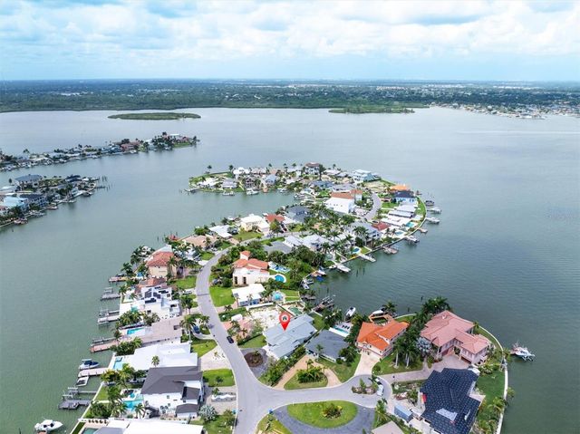 303 N BATH CLUB BOULEVARD N, North Redington Beach, FL 33708